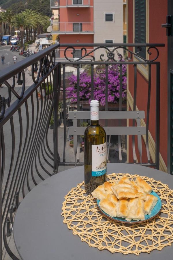 Moneglia In Piazza Apartment Bagian luar foto